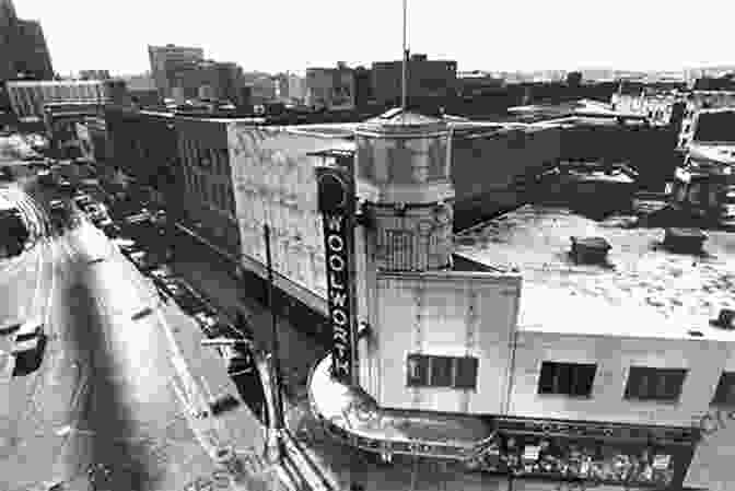 A Vintage Photograph Of Monroe Avenue In Downtown Grand Rapids 20th Century Retailing In Downtown Grand Rapids (Images Of America)